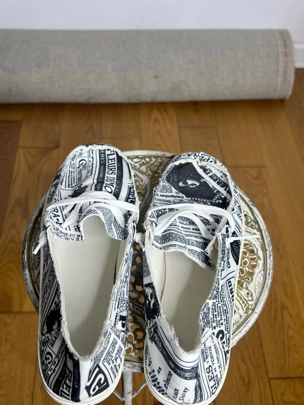 Graphic Newspaper Print Slip-On Sneakers - Black & White